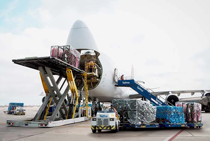 Carga aérea preparada para embarque en aeronave